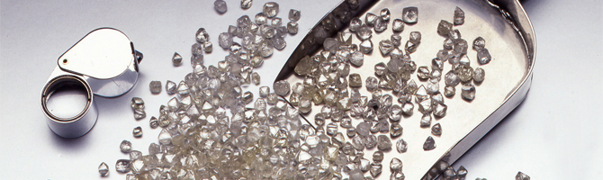 diamanti grezzi di varie carature
